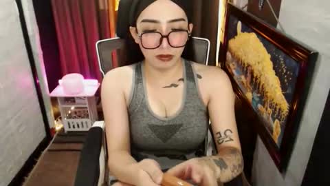 yassiered online show from April 21, 8:53 am