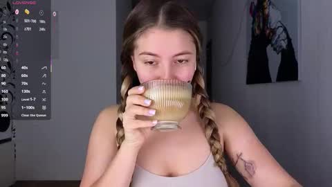 Yasyaa  online show from October 2, 5:36 am