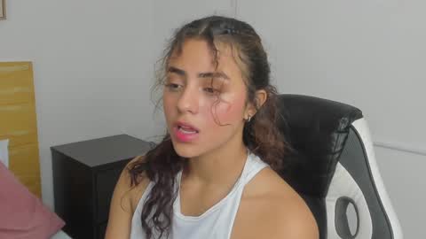 Snapshot of yaya23x chatting on January 13, 3:15 pm yaya23x online show from January 13, 3:15 pm