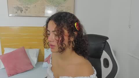 Snapshot of yaya23x chatting on January 21, 12:07 pm yaya23x online show from January 21, 12:07 pm