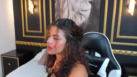 Snapshot of yaya23x chatting on February 10, 7:17 pm yaya23x online show from February 10, 7:17 pm