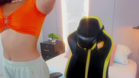 Snapshot of yaya23x chatting on February 24, 12:37 pm yaya23x online show from February 24, 12:37 pm