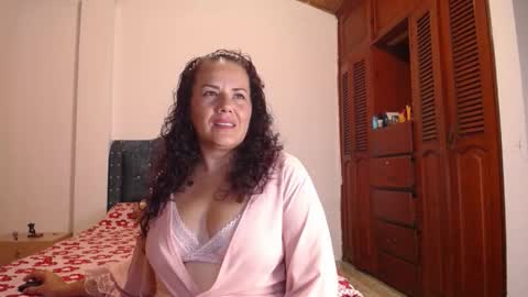 Snapshot of yazmin_mature chatting on October 10, 12:20 am Jasmin online show from October 10, 12:20 am