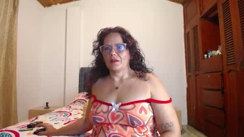 Snapshot of yazmin_mature chatting on November 14, 12:31 am Jasmin online show from November 14, 12:31 am