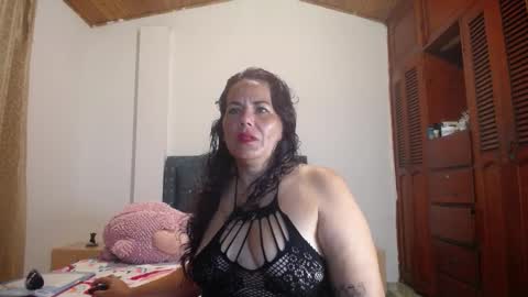 Snapshot of yazmin_mature chatting on November 16, 12:16 am Jasmin online show from November 16, 12:16 am