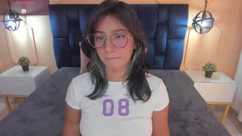 Snapshot of yazmin_rouse chatting on February 27, 2:10 pm Yazmin online show from February 27, 2:10 pm