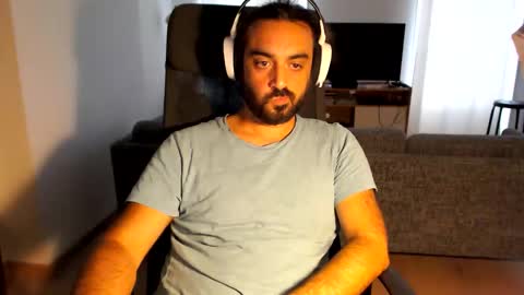 Snapshot of yeeaahoo chatting on September 21, 1:35 pm yeeaahoo online show from September 21, 1:35 pm