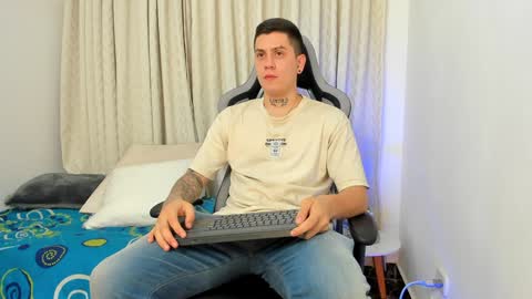 Snapshot of yeiko_romero_ chatting on December 12, 11:25 pm YEIKO ROMERO online show from December 12, 11:25 pm