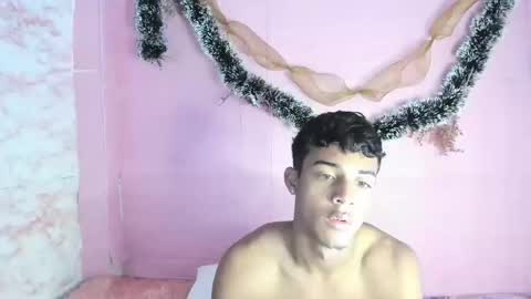 Snapshot of yeison_77 chatting on December 13, 5:49 am yeison_77 online show from December 13, 5:49 am