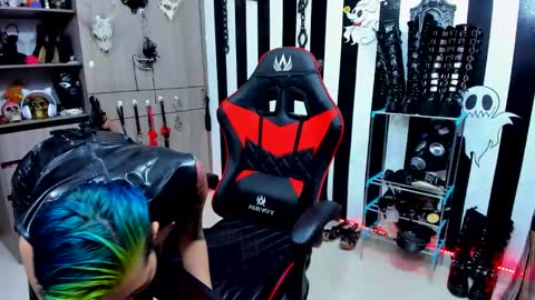 Snapshot of yelena_bondaje chatting on December 22, 8:14 pm Yelena online show from December 22, 8:14 pm