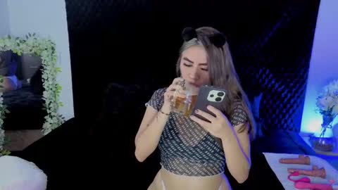 Snapshot of yeli_amber3 chatting on December 19, 2:40 am Yeli Amber online show from December 19, 2:40 am