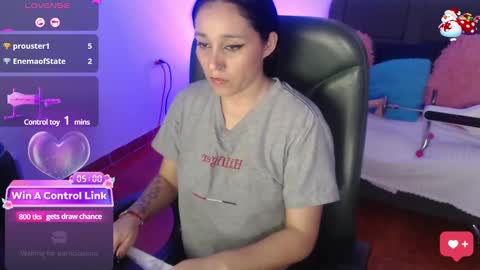Snapshot of yeliana_sexy chatting on December 21, 8:07 am Valery online show from December 21, 8:07 am