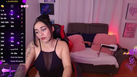 Snapshot of yeliana_sexy chatting on October 14, 1:28 am Valery online show from October 14, 1:28 am