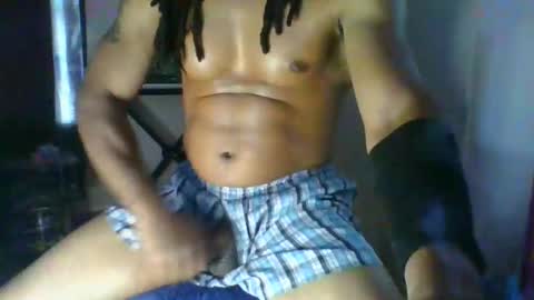 Snapshot of yellaboy31 chatting on December 13, 7:10 pm yellaboy31 online show from December 13, 7:10 pm