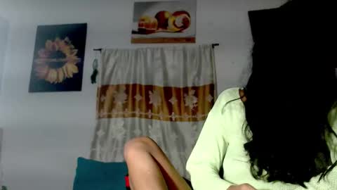 Snapshot of yemaya_28 chatting on November 29, 8:06 am Yemaya 28 online show from November 29, 8:06 am