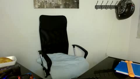 Snapshot of yera_carey chatting on October 14, 12:17 pm Yera online show from October 14, 12:17 pm