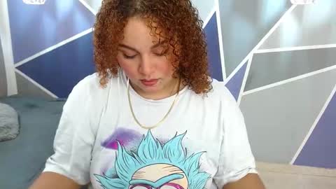 Snapshot of yera_carey chatting on October 31, 12:50 pm Yera online show from October 31, 12:50 pm