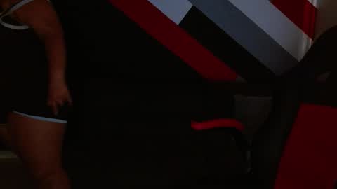 Snapshot of yera_carey chatting on November 2, 12:29 pm Yera online show from November 2, 12:29 pm