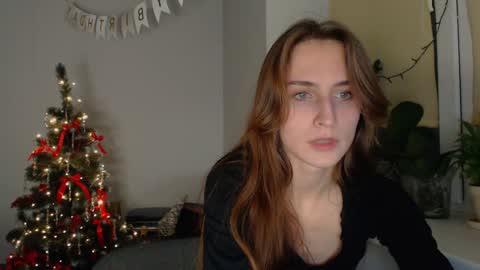 Snapshot of yes_to_heaven chatting on December 11, 9:34 pm Zoe online show from December 11, 9:34 pm