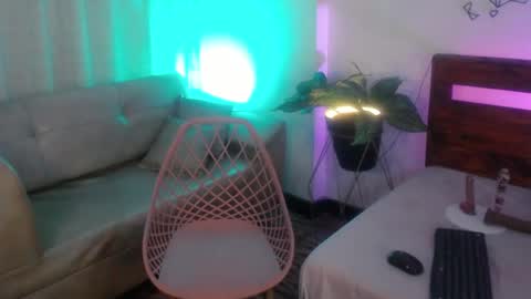 Yeseniaa25  online show from October 2, 1:07 pm