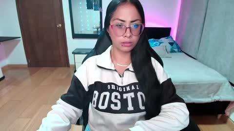 Snapshot of yesie_hot2 chatting on January 31, 12:50 am yesie_hot2 online show from January 31, 12:50 am