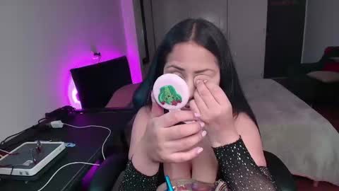 Snapshot of yesie_hot2 chatting on September 17, 1:07 am yesie_hot2 online show from September 17, 1:07 am