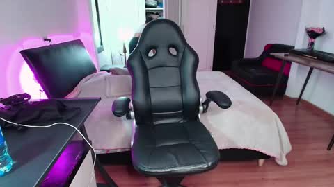 Snapshot of yesie_hot2 chatting on September 19, 1:18 am yesie_hot2 online show from September 19, 1:18 am