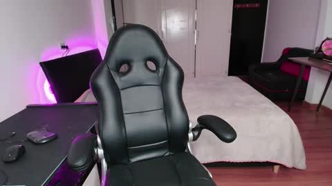 Snapshot of yesie_hot2 chatting on September 26, 12:47 am yesie_hot2 online show from September 26, 12:47 am