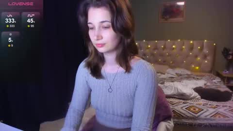 Snapshot of yesofie chatting on October 2, 8:43 am Sofie online show from October 2, 8:43 am