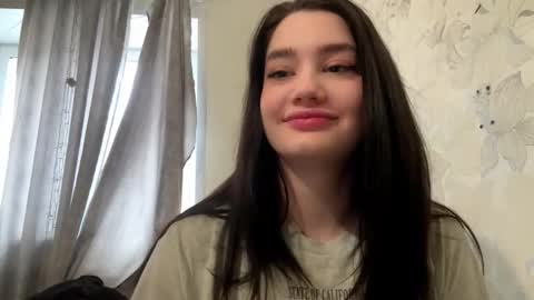 Snapshot of yevetterousse chatting on December 20, 9:27 am Sofia online show from December 20, 9:27 am