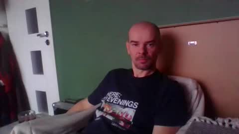 yewloo online show from November 20, 7:08 am