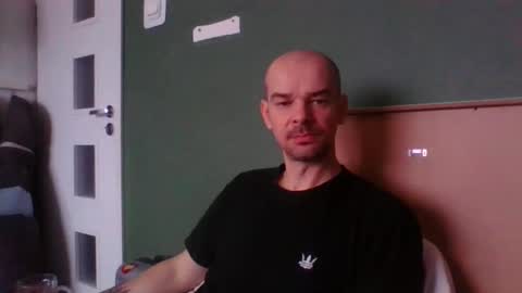 yewloo online show from January 11, 7:24 am