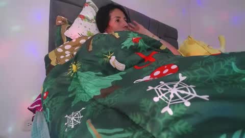 Yiny online show from December 17, 12:54 pm