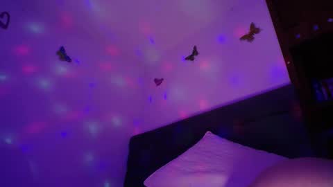 Yiny online show from February 18, 8:38 am