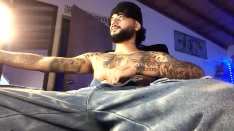 Snapshot of yio__cohen chatting on January 9, 1:29 am yio cohen  online show from January 9, 1:29 am