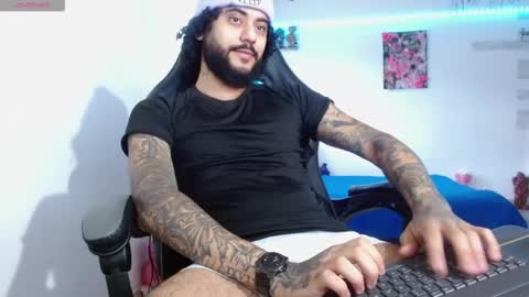 Snapshot of yio__cohen chatting on October 13, 10:32 pm yio cohen  online show from October 13, 10:32 pm