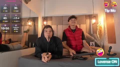 Snapshot of yizus_bonz chatting on December 6, 7:10 am yizus_bonz online show from December 6, 7:10 am