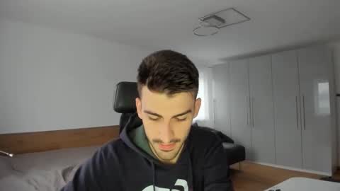 yoda130305 online show from March 14, 4:56 pm