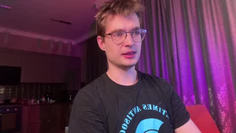 Max online show from December 19, 4:13 am