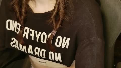 Snapshot of yoka_paradoxxx chatting on December 3, 5:48 am yoka_paradoxxx online show from December 3, 5:48 am