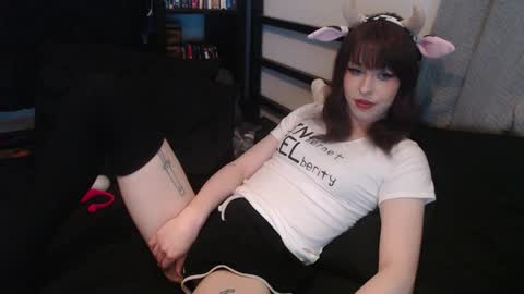 Snapshot of yokaigirl chatting on November 20, 8:52 pm Yokai Girl online show from November 20, 8:52 pm