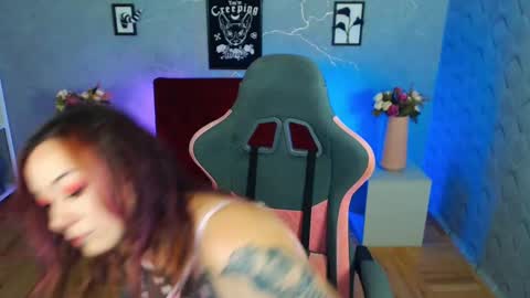 Snapshot of yolandyfoun chatting on November 6, 12:06 pm Yolandi-Foun online show from November 6, 12:06 pm