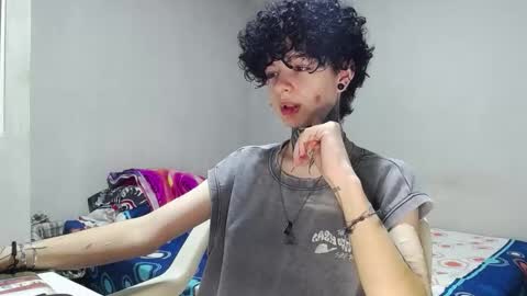 Little Mike Independent model online show from November 20, 12:00 am