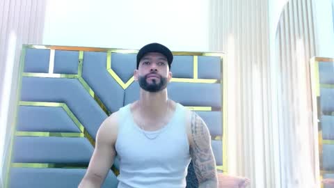 YORBY MAX online show from January 6, 1:04 pm