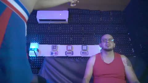 dulceandyors online show from December 19, 1:28 am