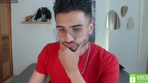 Snapshot of yoshy_man chatting on January 29, 3:33 am yoshy_man online show from January 29, 3:33 am