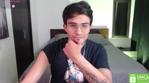 Snapshot of yoshy_man chatting on November 18, 2:39 am yoshy_man online show from November 18, 2:39 am