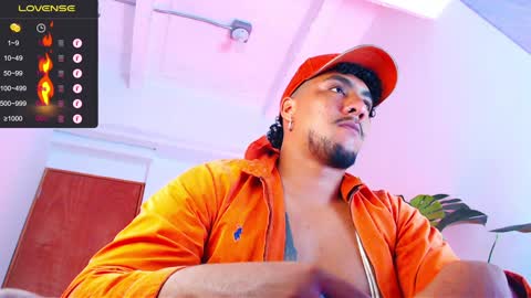 Snapshot of yosoy_enzo2020 chatting on December 31, 10:04 am Enzo online show from December 31, 10:04 am