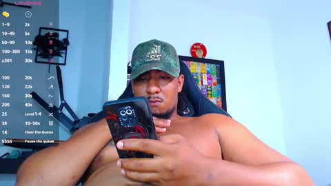 Snapshot of yosoy_enzo2020 chatting on November 5, 3:39 am Enzo online show from November 5, 3:39 am