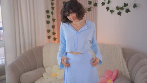 Elizabeth brunette -- Darline blonde  online show from December 21, 7:13 am